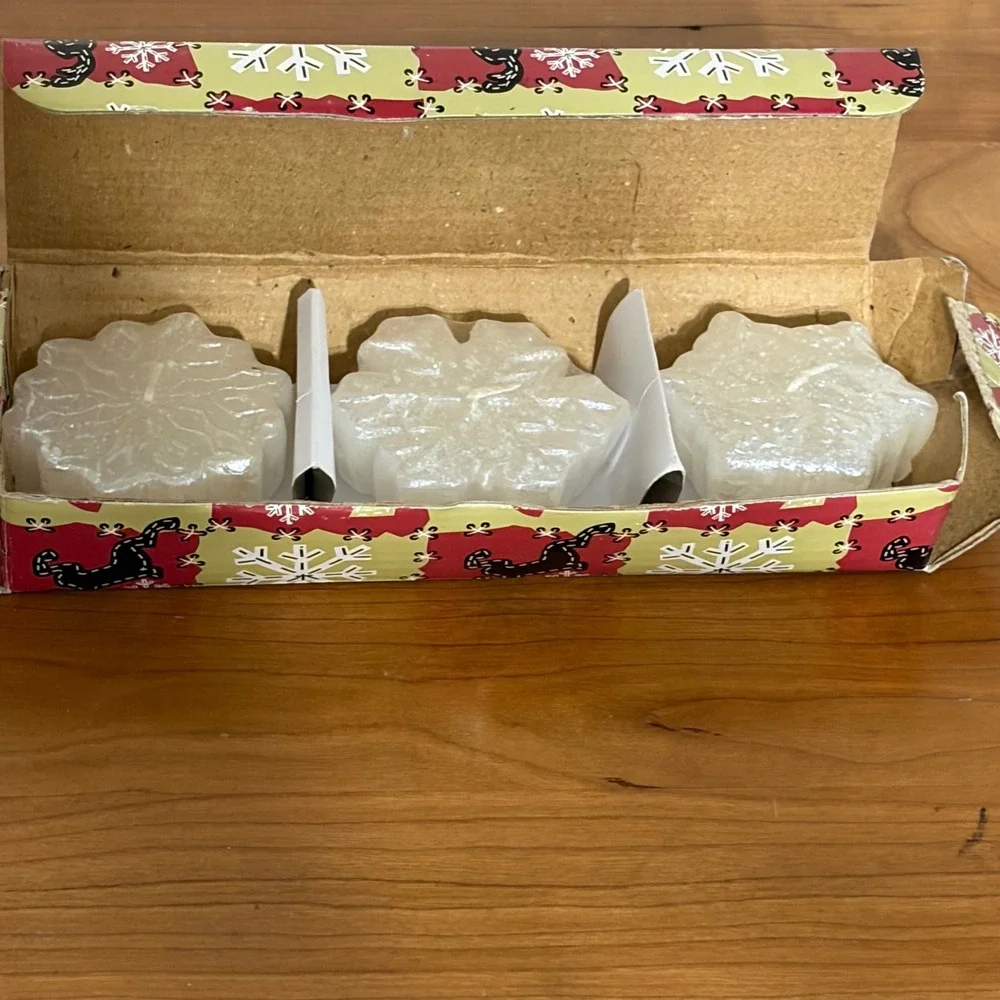 Great American Opportunities Floating Snowflake Candles White Glitter Set of 3